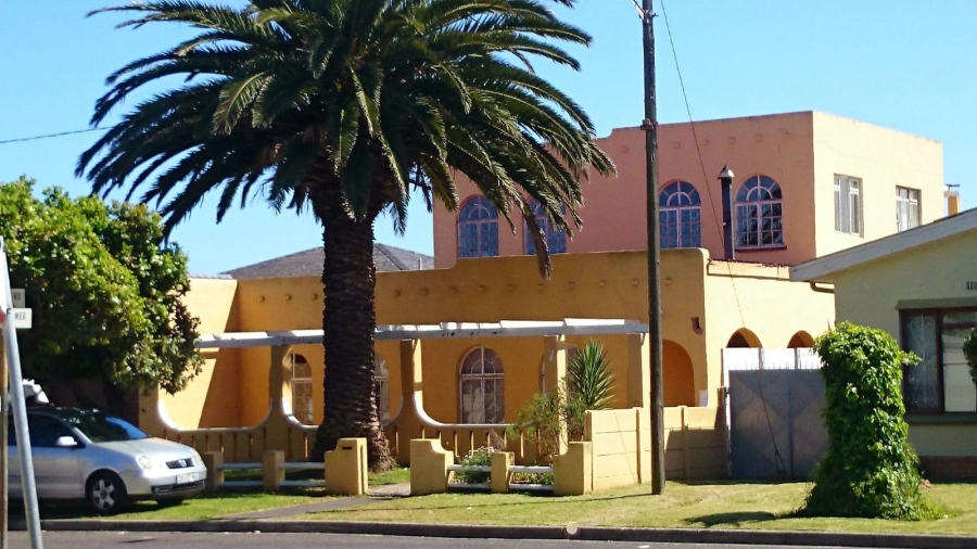 6 Bedroom Property for Sale in Surrey Estate Western Cape